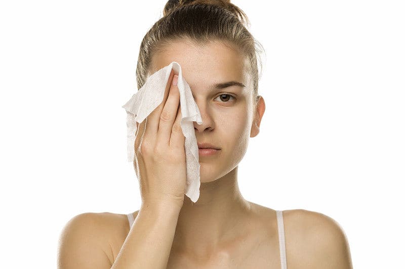 facial cleansing wipes